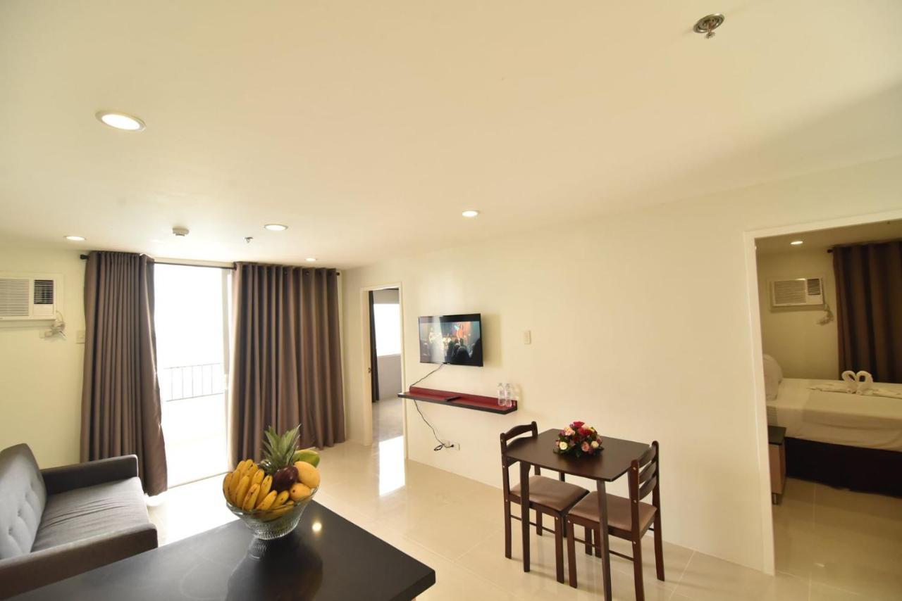 סמאל Holiday Oceanview Residences And Resort מראה חיצוני תמונה