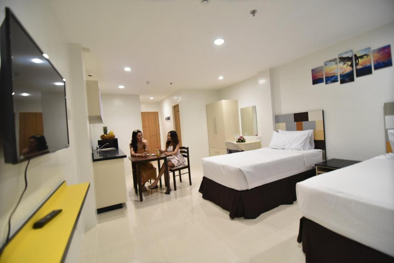 סמאל Holiday Oceanview Residences And Resort מראה חיצוני תמונה