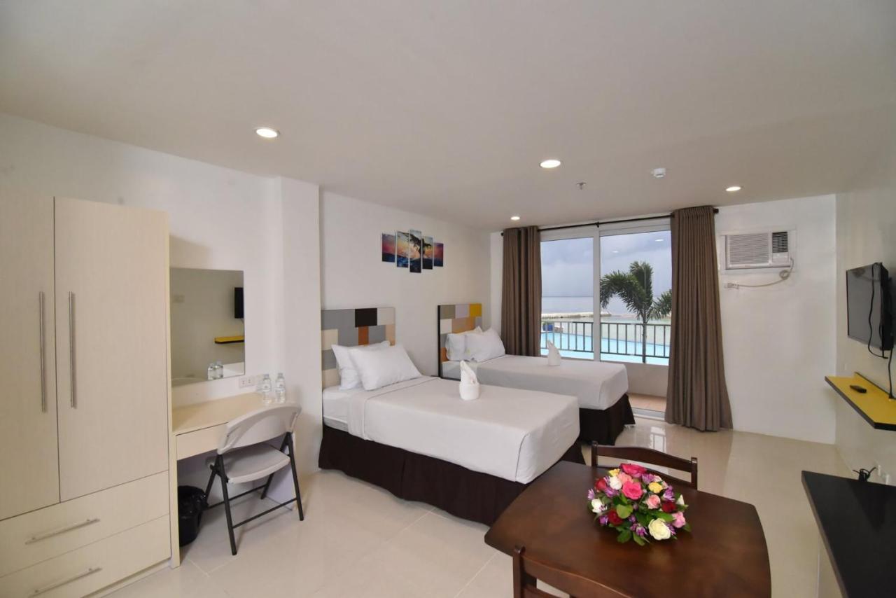 סמאל Holiday Oceanview Residences And Resort מראה חיצוני תמונה