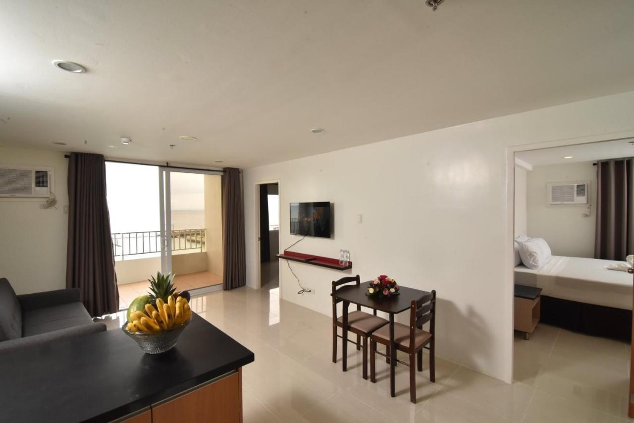 סמאל Holiday Oceanview Residences And Resort מראה חיצוני תמונה